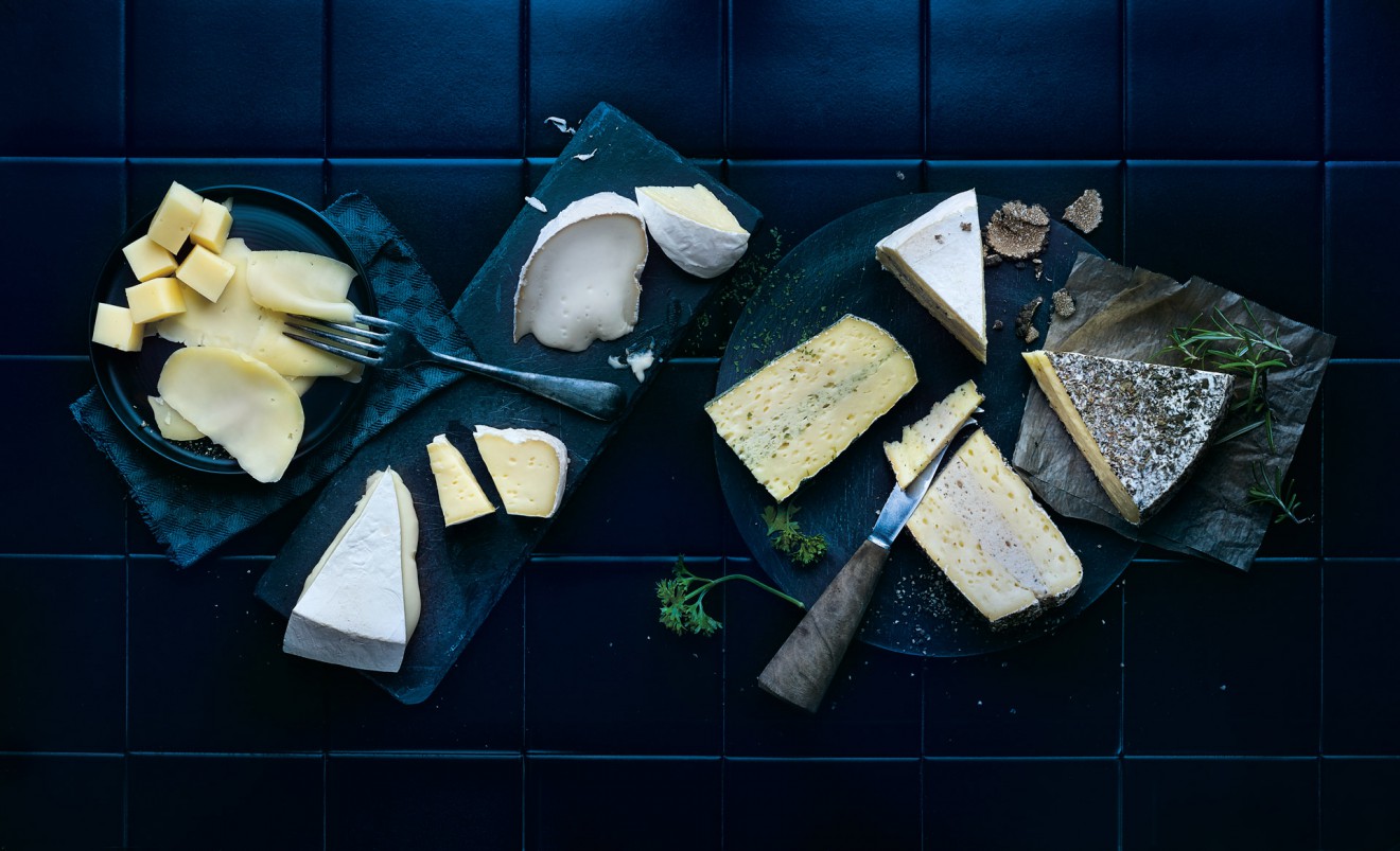 Quatre Mains package design - goat, sheep, milk, cow, cheese, table