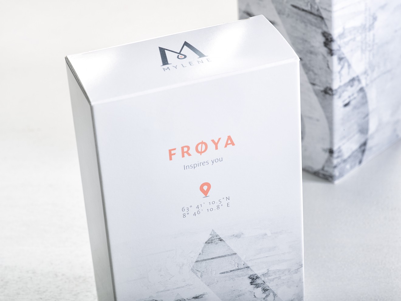 Quatre Mains package design - birch, wood, shower cream