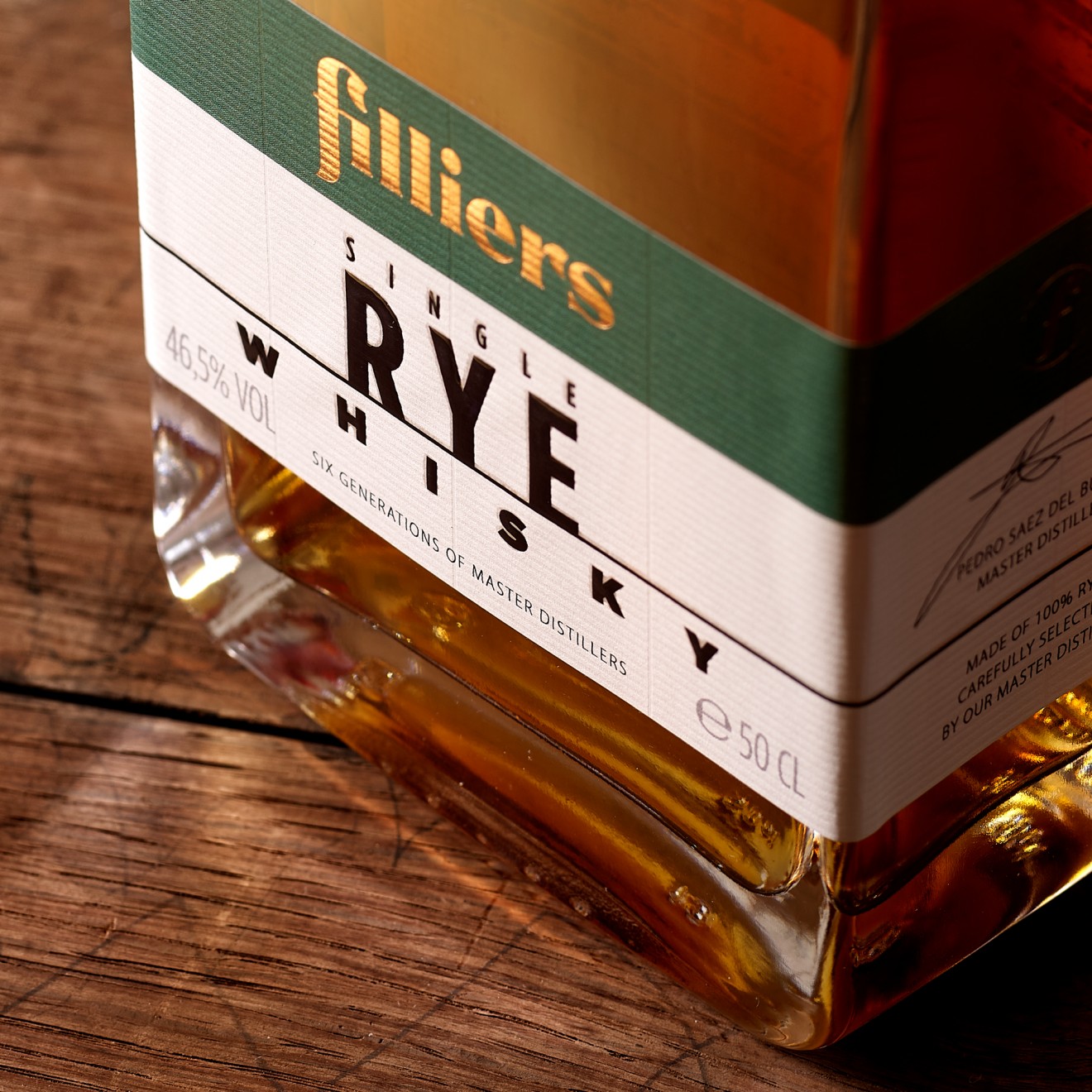 Quatre Mains package design - Rye Whisky packaging design for Filliers