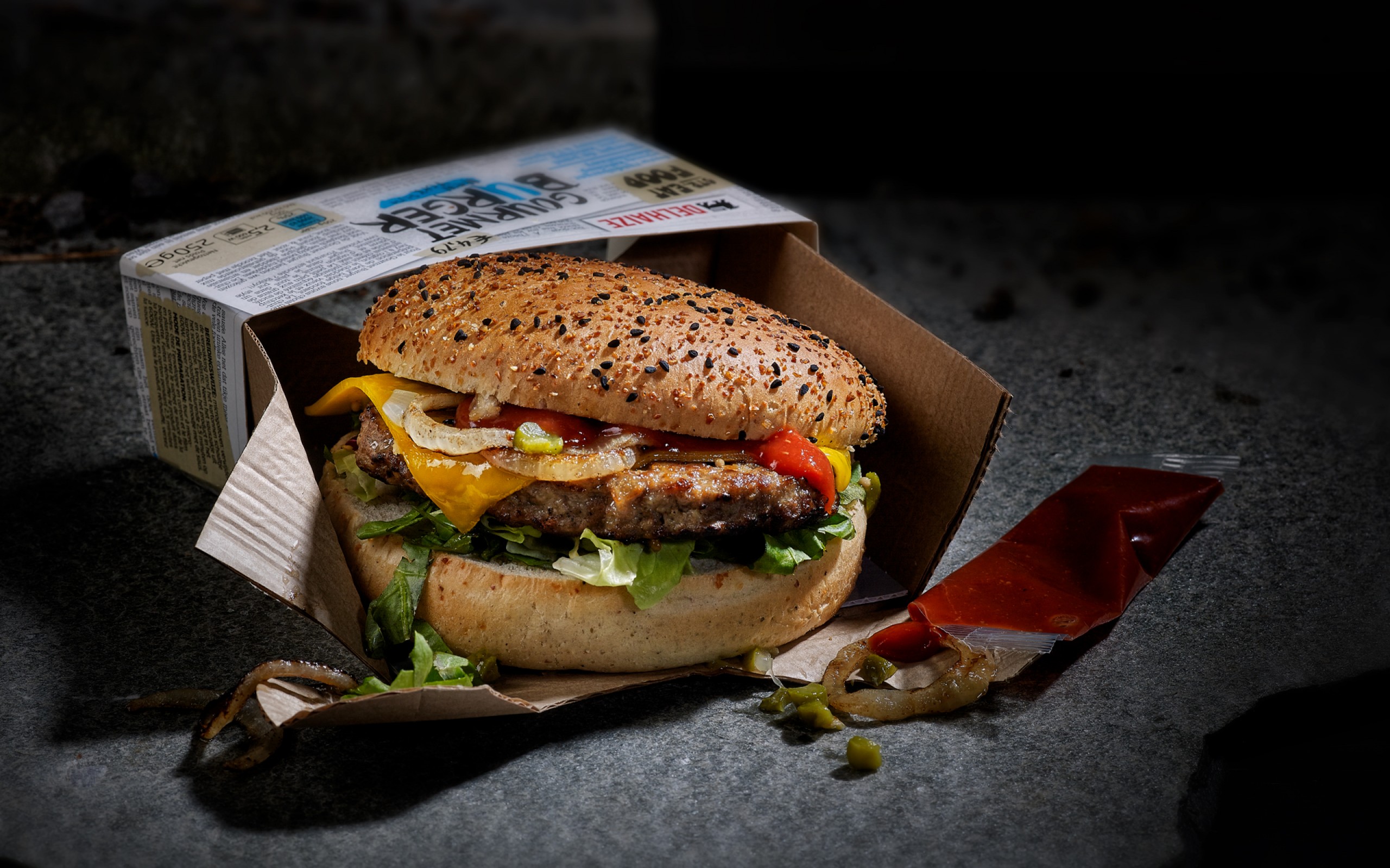 Quatre Mains package design - Package design Hamburger, New York Style, Delhaize, Streetfood, Str.eat Food, Streatfood
